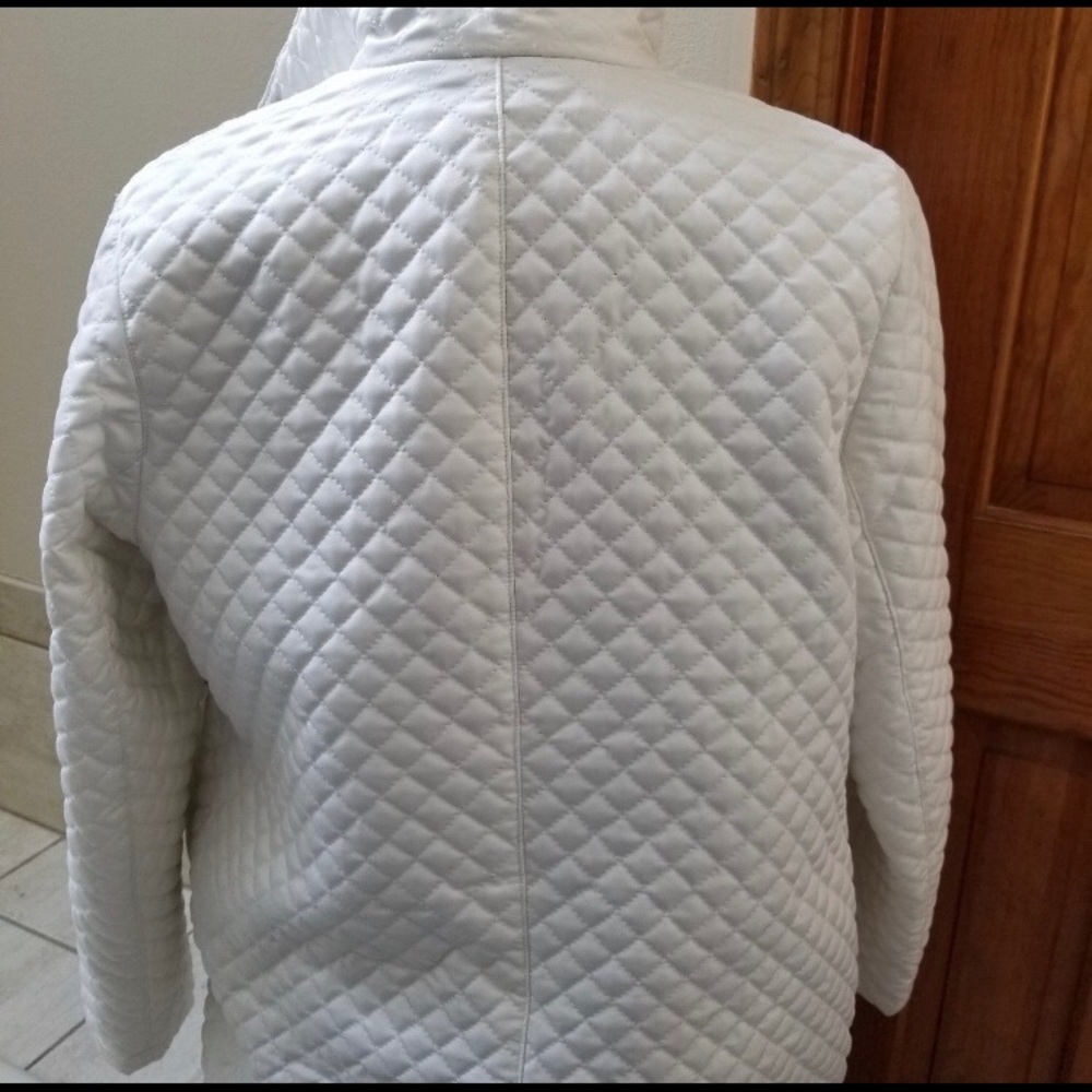 Burberry Quilted Jacket with Fleece Lining - Picture 3 of 5